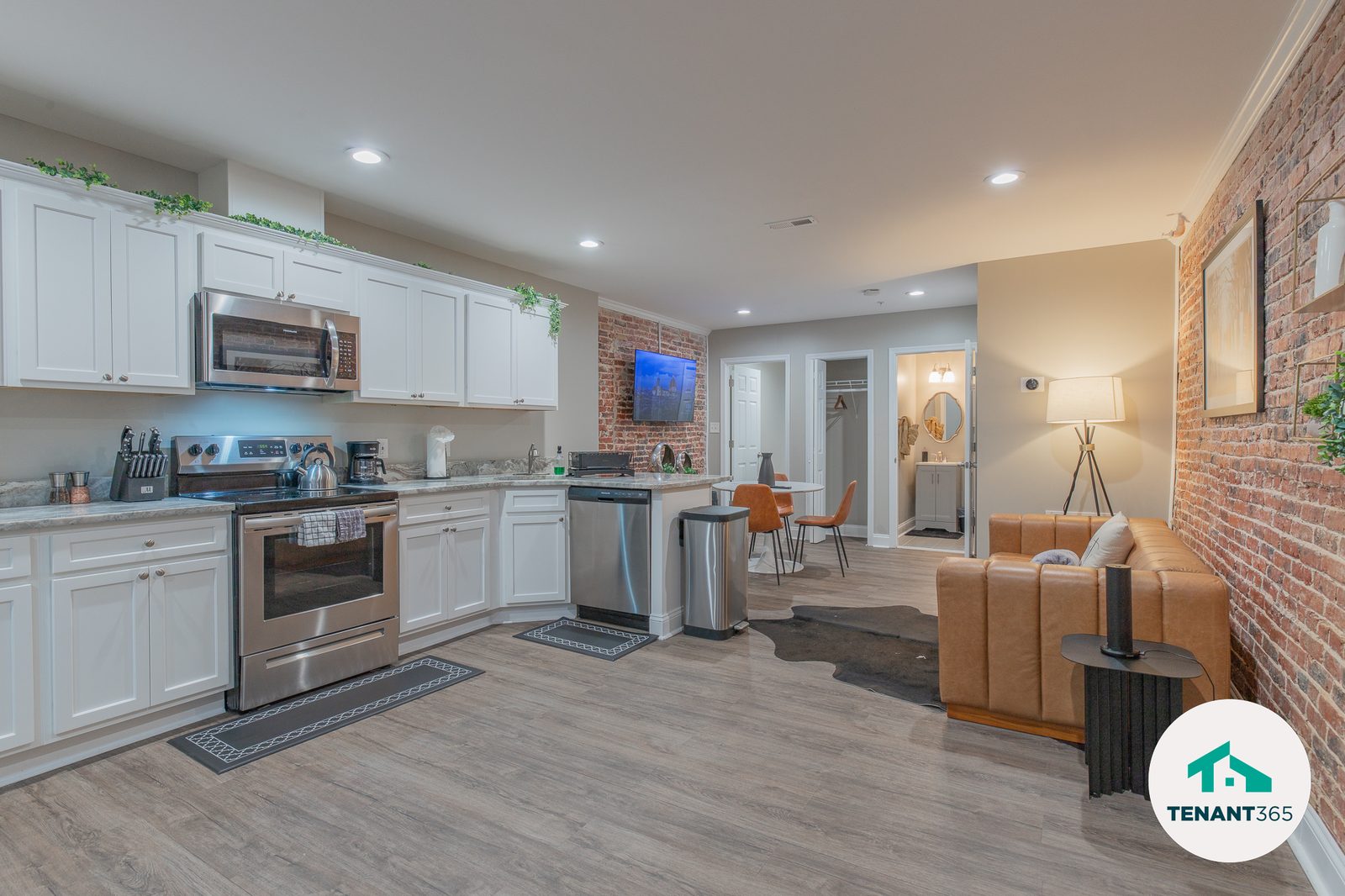 3221 Noble Street Apartments unit 4