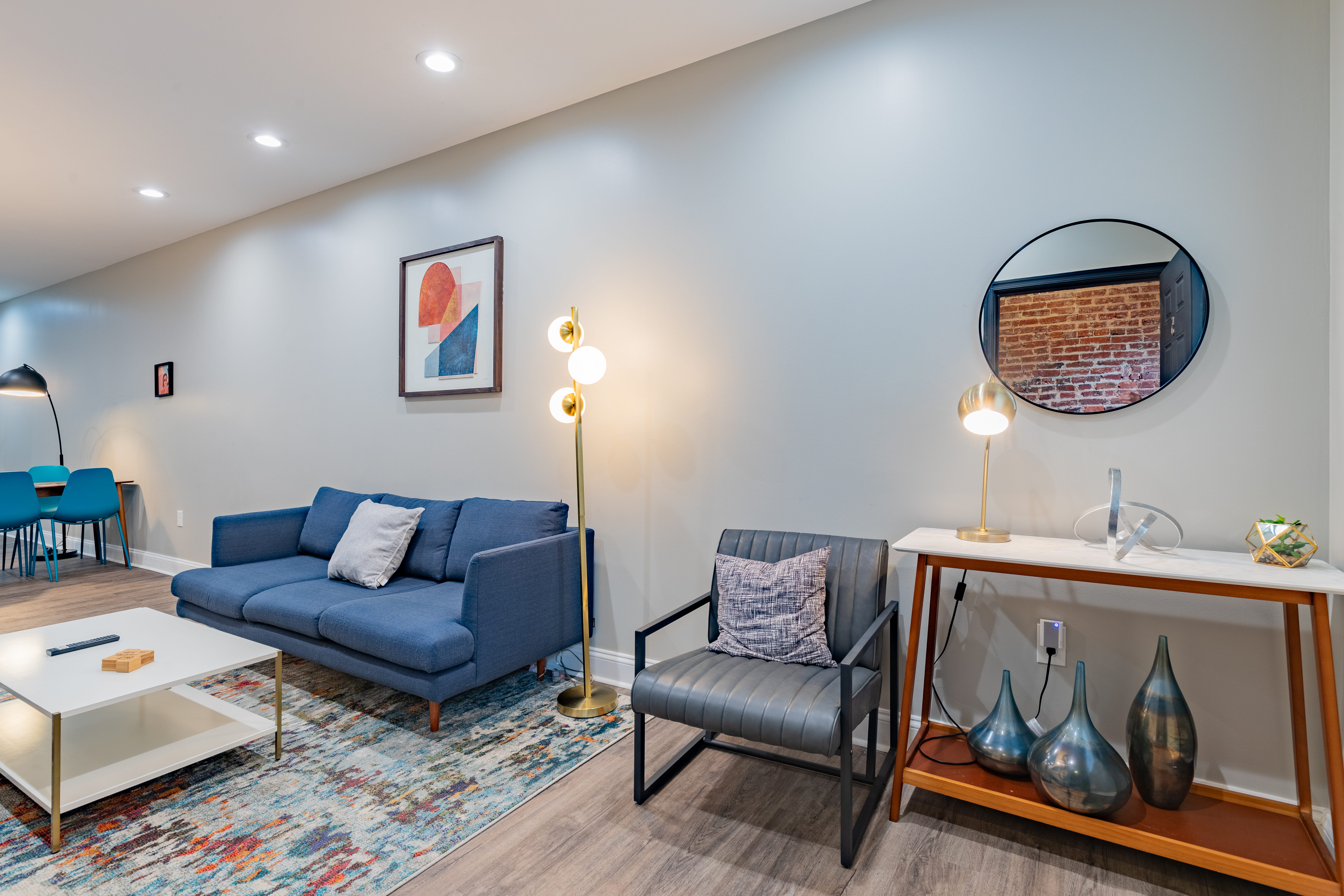 3221 Noble Street Apartments unit 5